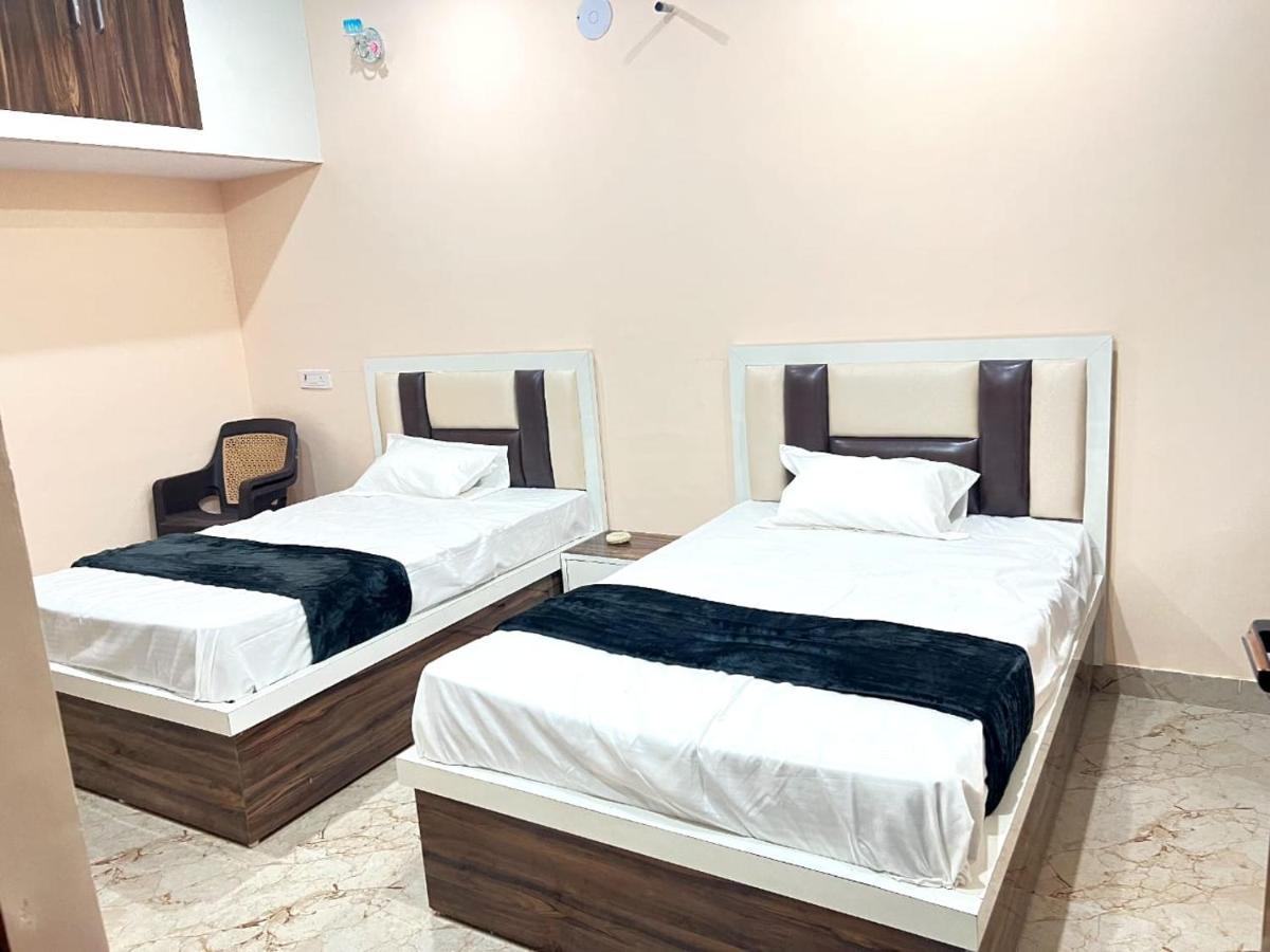 The Orchid Villa Homestay - Walkable Distance From Taj Mahal Agra  Buitenkant foto
