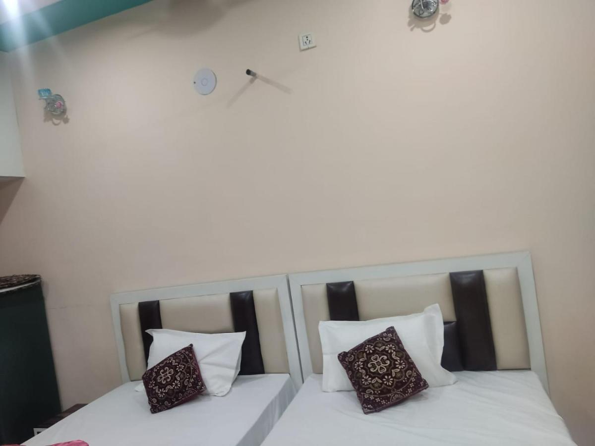The Orchid Villa Homestay - Walkable Distance From Taj Mahal Agra  Buitenkant foto