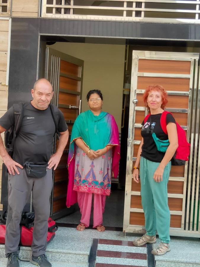 The Orchid Villa Homestay - Walkable Distance From Taj Mahal Agra  Buitenkant foto