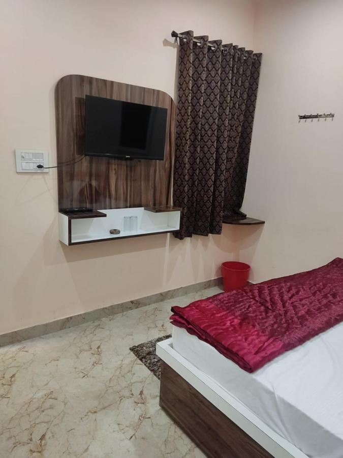 The Orchid Villa Homestay - Walkable Distance From Taj Mahal Agra  Buitenkant foto