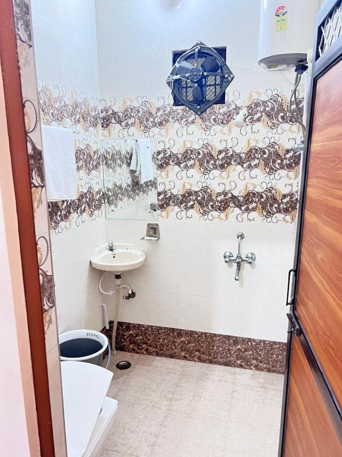 The Orchid Villa Homestay - Walkable Distance From Taj Mahal Agra  Buitenkant foto