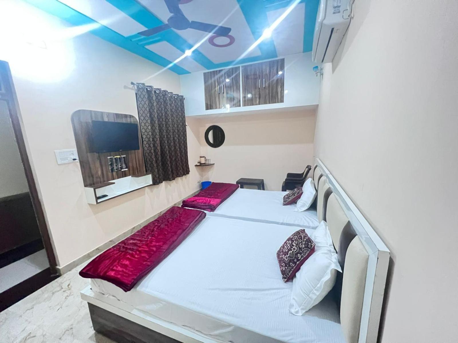 The Orchid Villa Homestay - Walkable Distance From Taj Mahal Agra  Buitenkant foto