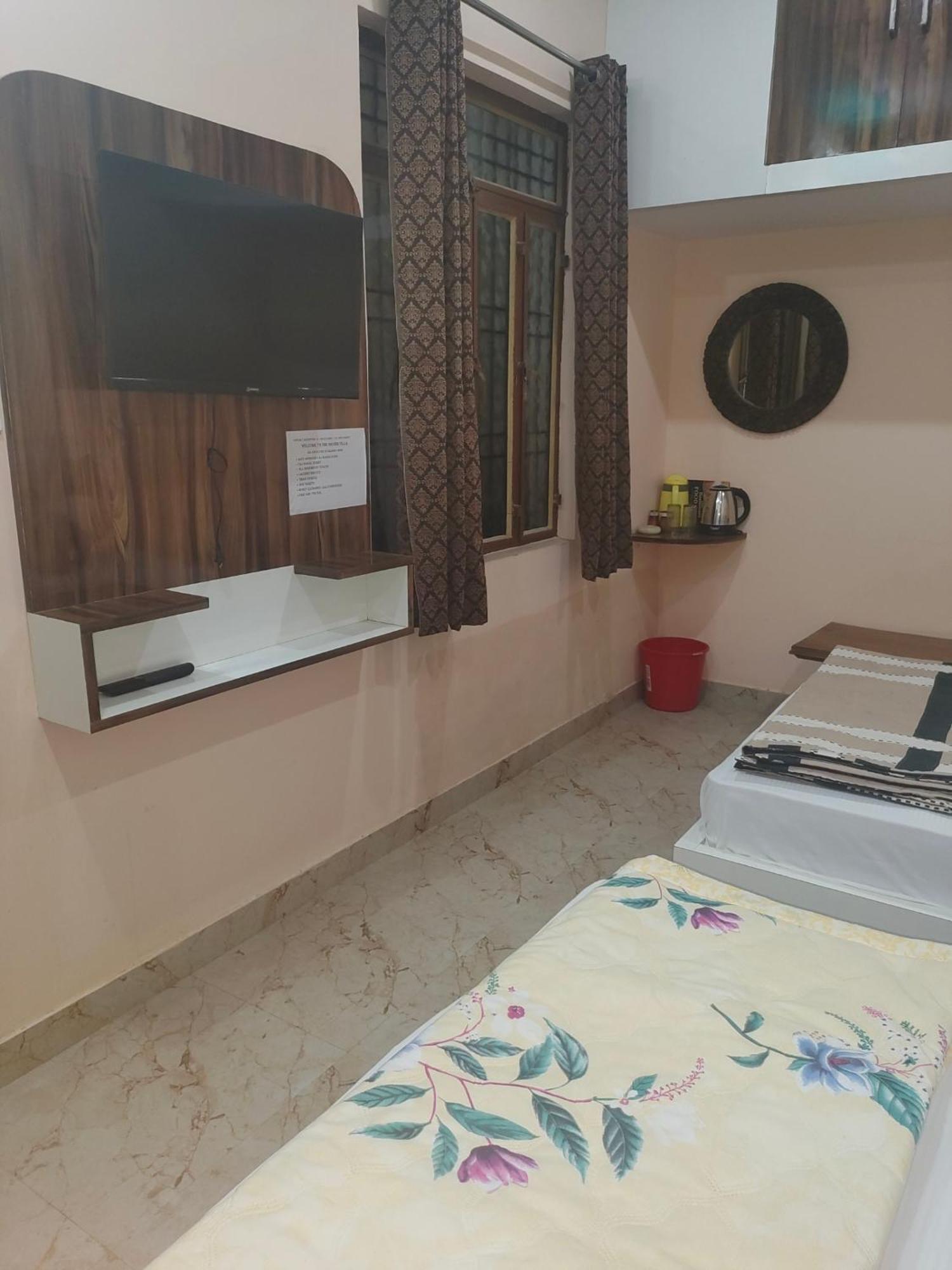 The Orchid Villa Homestay - Walkable Distance From Taj Mahal Agra  Buitenkant foto